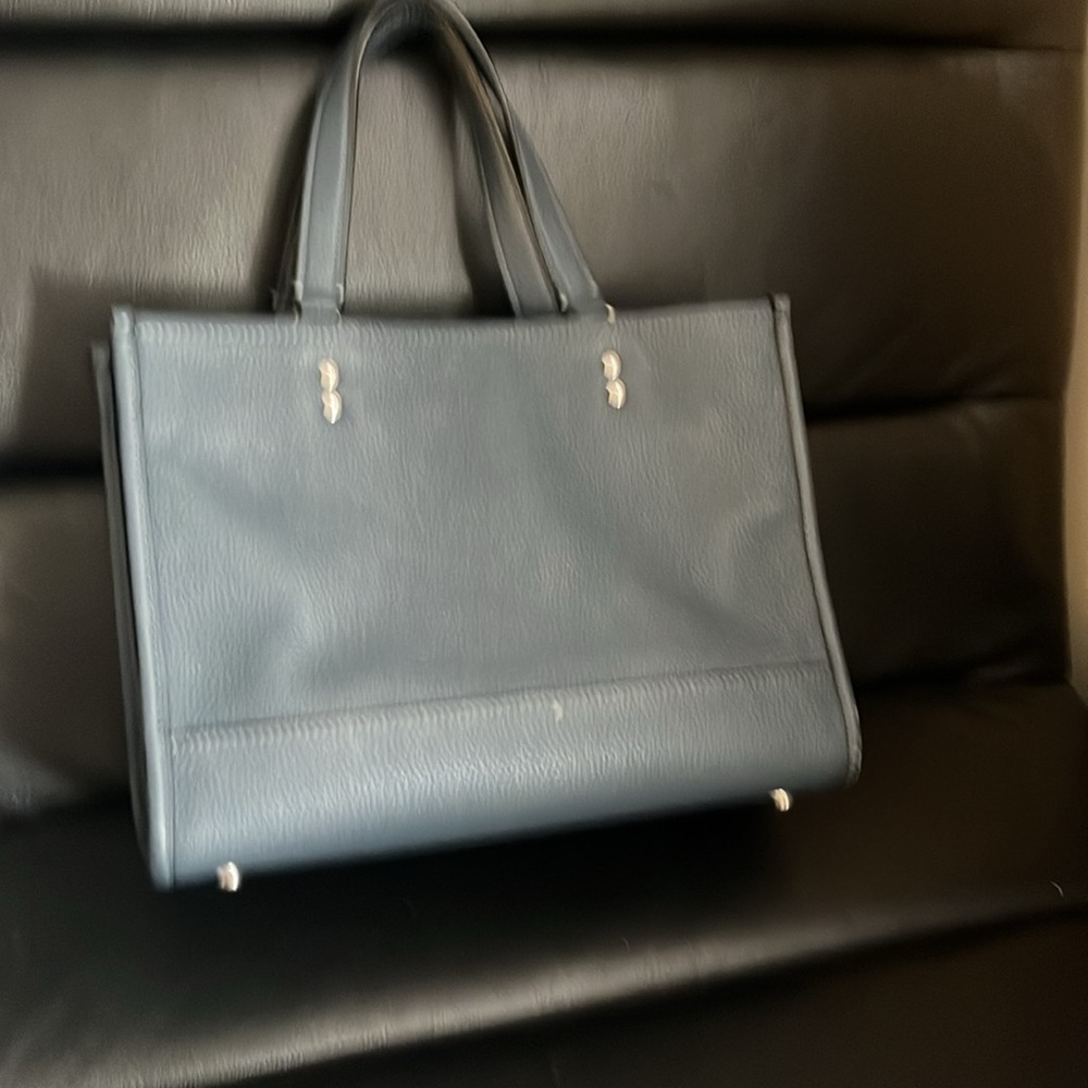 Tote - Picture 4 of 9